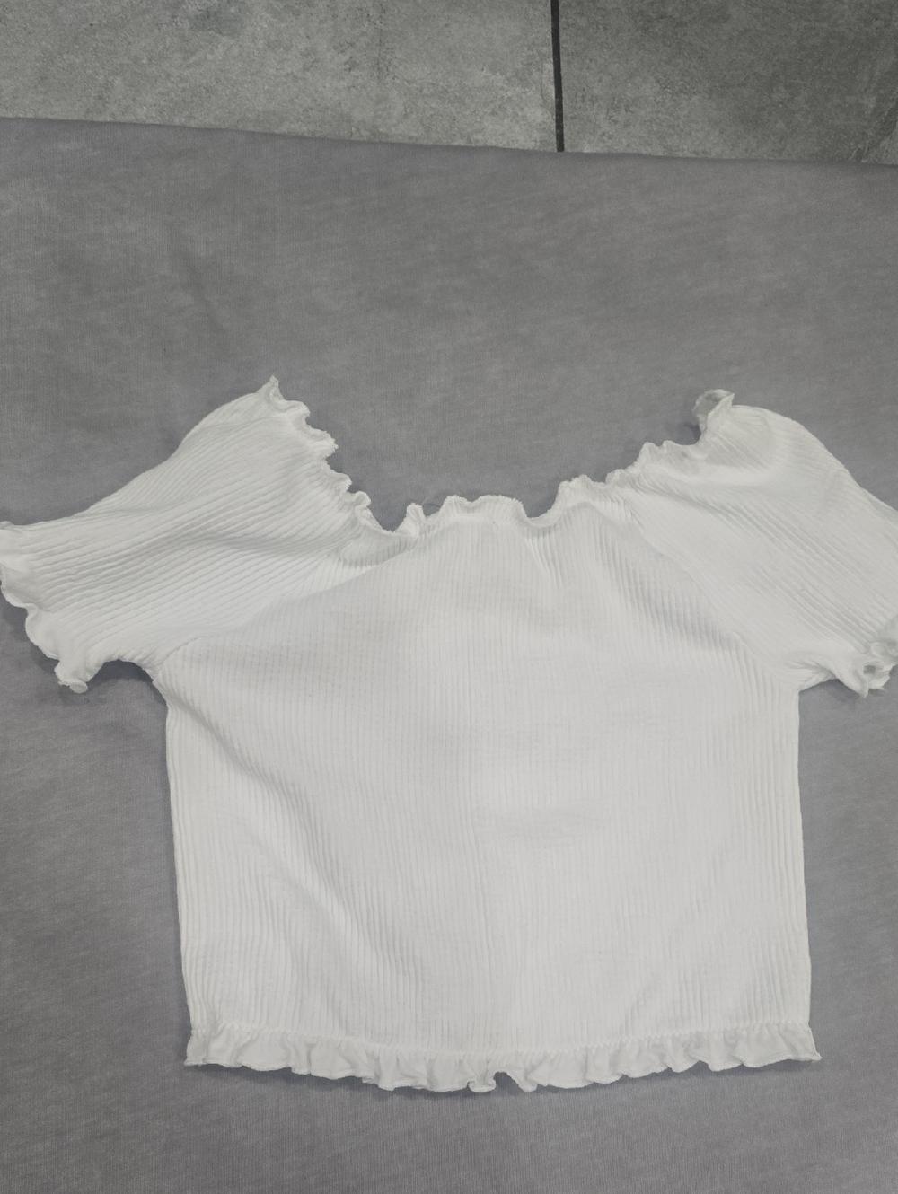 Anthropologie White Ribbed Ruffle Button Crop Top - Picture 3 of 3